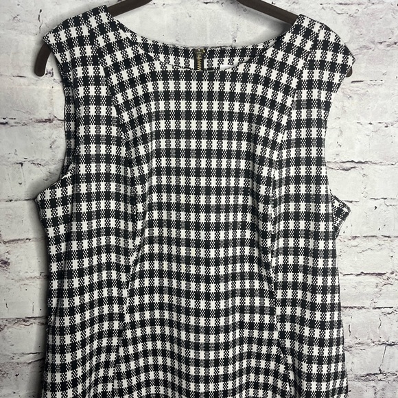 Size 14 Calvin Klein black and white sleeveless plaid dress - Picture 2 of 6